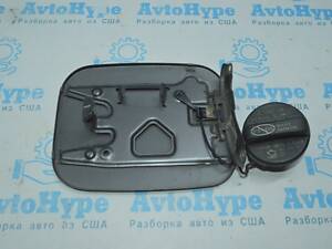 Лючок бензобака Toyota Avalon 05-12 графит (01) 77350-AC021