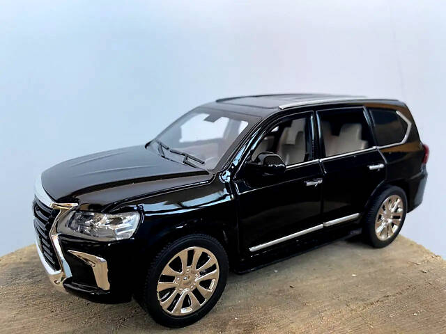 Масштабная модель автомобиля Lexus LX570 RESTEQ 1:24 — металлическая инерционная машина со светом и звуком, в - Фото 3