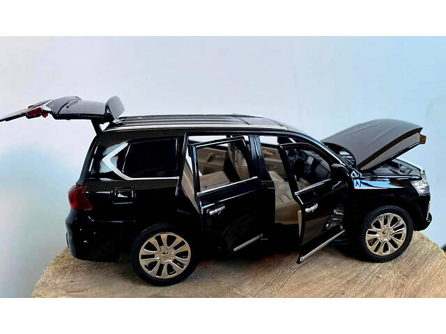 Масштабная модель автомобиля Lexus LX570 RESTEQ 1:24 — металлическая инерционная машина со светом и звуком, в - Фото 4