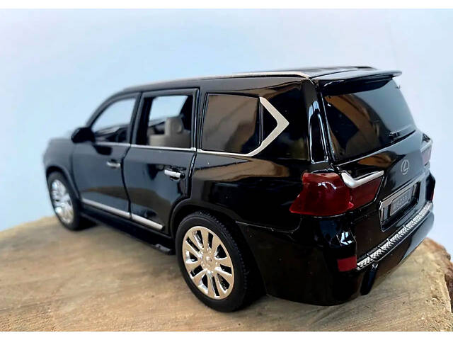 Масштабная модель автомобиля Lexus LX570 RESTEQ 1:24 — металлическая инерционная машина со светом и звуком, в - Фото 5