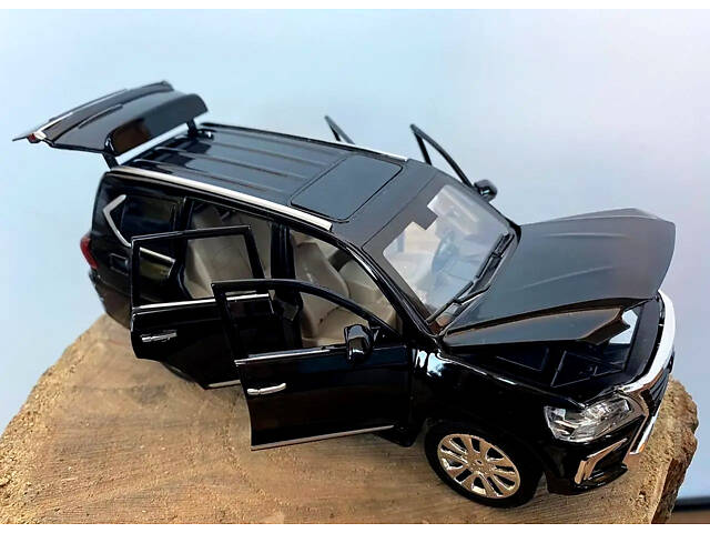 Масштабная модель автомобиля Lexus LX570 RESTEQ 1:24 — металлическая инерционная машина со светом и звуком, в - Фото 6