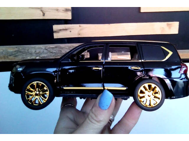 Масштабная модель автомобиля Lexus LX570 RESTEQ 1:24 — металлическая инерционная машина со светом и звуком, в - Фото 9