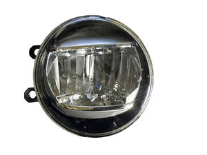 MDE1313794R Фара противотуманная правая LED Lexus NX 14-21