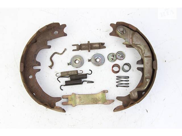 Механизм тормозной правый Toyota RAV-4 II 2000-2005 4761128030