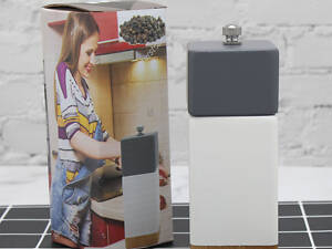 Мельница для перца Empire Грей EM-4523 13.5 см