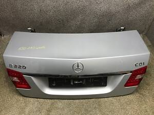Mercedes E W212 кришка багажника 775 срібло ліхтарі седан ORG 110 umFe