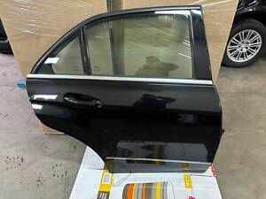 MERCEDES E W212 седан комплектная задняя правая дверь 197