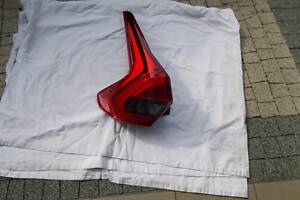 Mitsubishi Eclipse Cross (левая сторона) повреждена