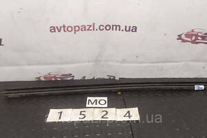 MO1524 5J7839479 Уплотнитель Стекла двери зад L VAG Roomster 06- 42_01_01