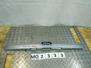 MO2333 8M51A43404AB Молдинг крышки багажника (хэтчбек), есть дефект 1 крепления Ford Focus 2 05-11 0