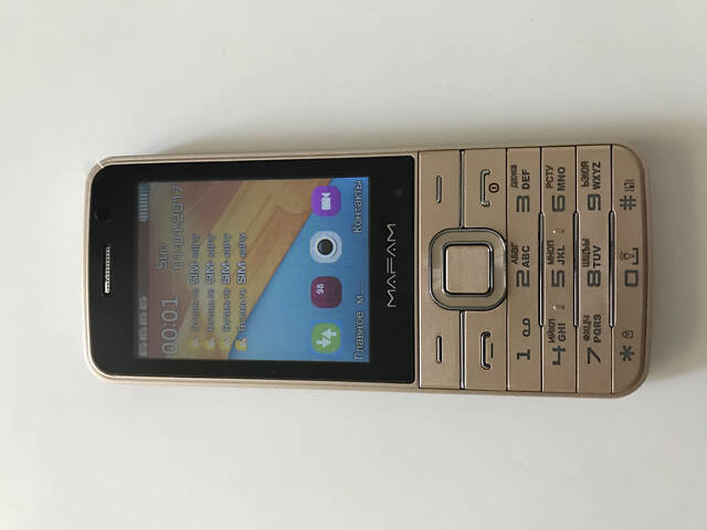 Мобільний телефон на 4 сімкарти - Фото 1