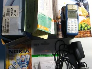 Мобильный телефон нокиа Nokia 1100 комплект, плюс гарнитура, батарея