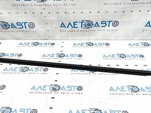 Молдинг дверь-стекло центральный задний правый Hyundai Elantra 21-23 черный