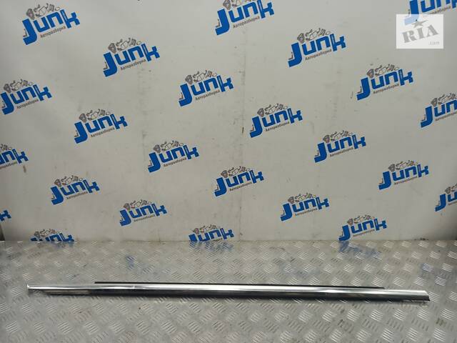 Молдинг двери передней правой для Audi A3 (8V) 2012-2020 б/у - Фото 1