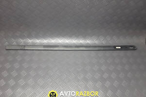 Молдинг передней правой двери 7700434732 на Renault Laguna I 1993-2001 год