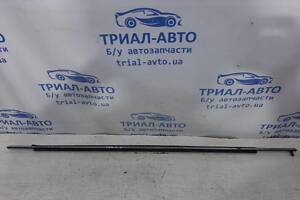 Молдинг скла зовнішній передній правий Toyota Avensis T25 2.0 DIESEL 2003 (б/у)