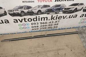 Молдинг стекла двери задний правый 7573020290 Toyota Avensis T25 03-09