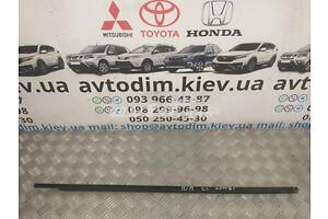 Молдинг скла зовнішній передній правий 72410SED003 Honda Accord 7 2002-2008