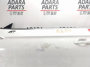 Молдинг двери передней левой хром центр для Audi S5 2016-2019 (F5(8W6)) (8W68532832ZZ)