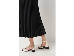 Молочные босоножки из натуральной кожи 36-23.5 см новые.