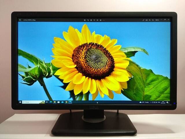 Монітор Dell UltraSharp U2212HMc / 21.5' (1920x1080) IPS / DisplayPort, DVI, VGA, USB / VESA 100x100 - Фото 2