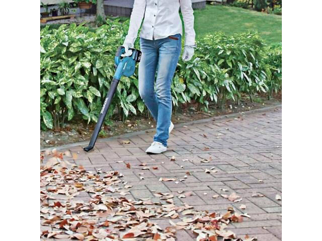 Потужна акумуляторна повітродувка Makita DUB186Z : без АКБ, швидкість повітря 68 м/с, об'єм повітря 3,2 м³/хв - Фото 6