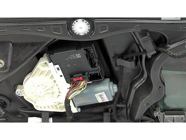 Мотор стеклоподъемника двери передней левой для VW CC Sport 2013-2017 (3C8959701Z2B, 3C8959701)