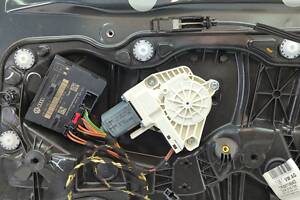 Мотор стеклоподъемника задней правой двери для VW Touareg 2010-2014 (8K0959811A)