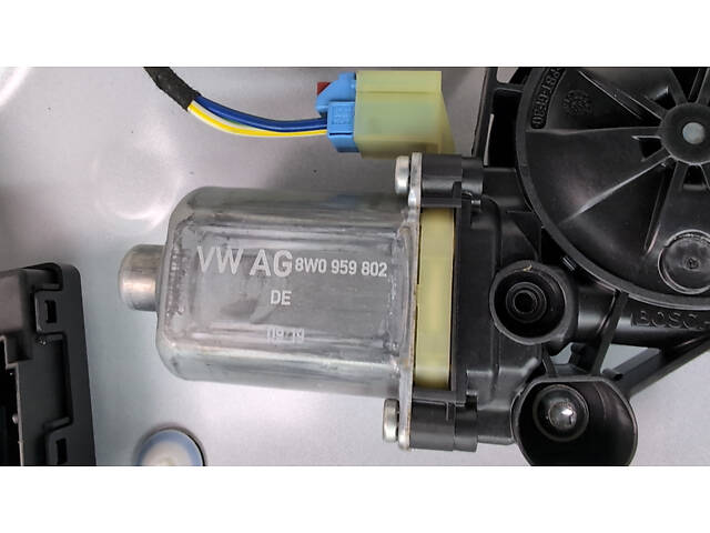 Мотор стеклоподъемника передний правый для Audi A4 2016-2019 (B9) (8W0959802) - Фото 2