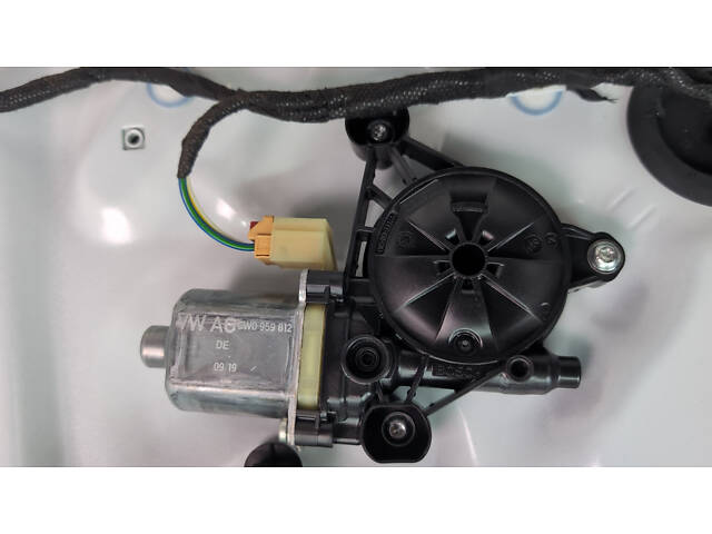 Мотор стеклоподъемника задний правый для Audi A4 2016-2019 (B9) (8W0959812) - Фото 2