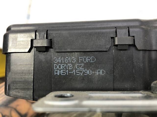 Мотор замка багажника Ford C-max MK2 13- AM5115790AD