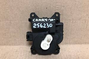 Моторчик заслонки печки TOYOTA CAMRY 30 02-06 87106-06120