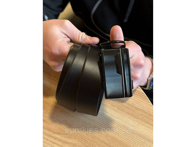 Чоловічий шкіряний ремінь із пряжкою автомат 4978 - Фото 2