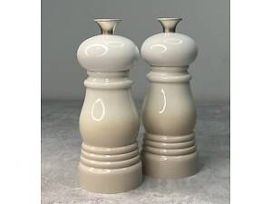 Набор мельниц для соли и перца Le Creuset Set of Pepper Mill Salt Mill 44900117160000 11 см 2 шт молочный