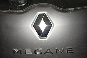 Надпись Megane 908897337R (270мм на 25мм) для Renault Megane III