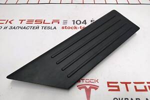 Накладка для ноги Tesla model 3 1086813-00-E