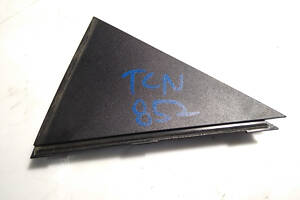 Накладка дверей задньої лівої верх трикутник 83830D3000 HYUNDAI Tucson TL 15-21