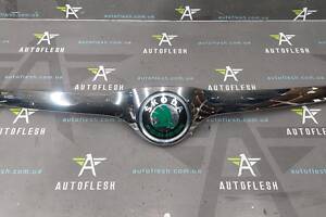 Накладка капота/хром 3T0853633, 3T0853621A Skoda Superb II бу