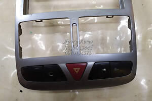 Накладка консолі торпеди Peugeot 307 (2001-2008) 000047518