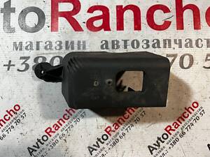 Накладка кронштейна сиденья Audi A4 B6 8E0882352