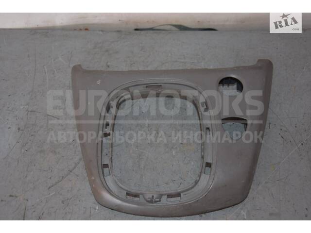 Накладка на кулису МКПП Renault Scenic (II) 2003-2009 8200231906