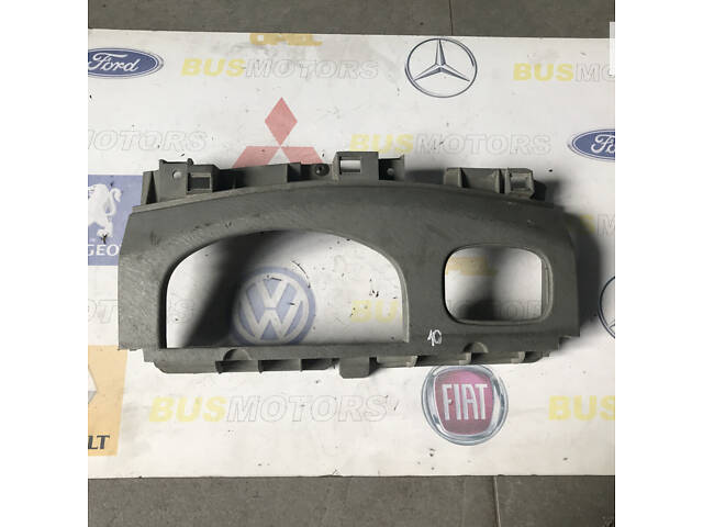 Накладка на торпедо Opel Vivaro 2001-2014 8200004603