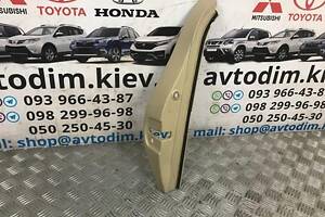 Накладка обшивки передніх правих дверей 6771153010C0 Lexus IS 2005-2013