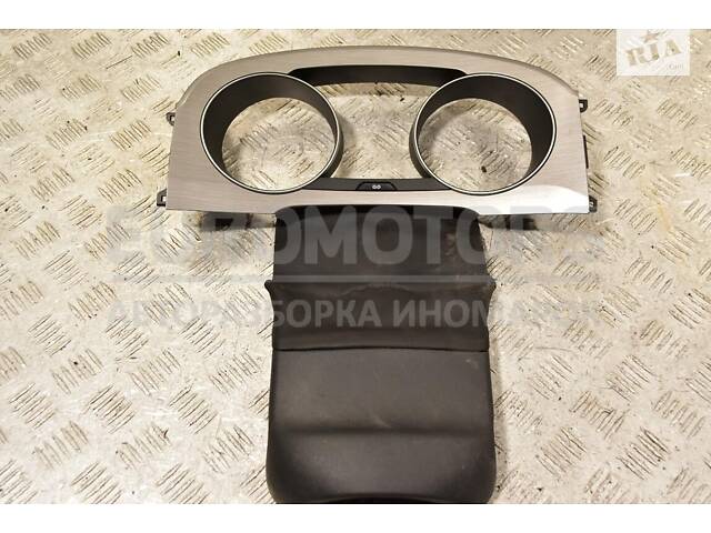 Накладка панелі приладів VW Golf Sportsvan 2014-2020 517857189A 2