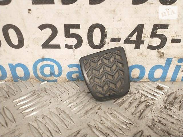 Накладка педали сцепления 3132152010 Toyota Avensis T25 03-09