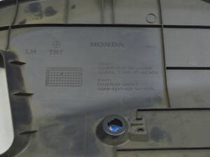 Накладка передней панели нижняя пространства ног пассажира Honda Clarity 18-21 usa черн 77345-TRT-A01ZA