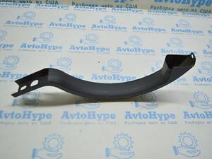 Накладка петлі кришки багажника ліва Lexus IS250/IS300/IS350 06-13 64572-53020