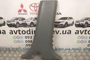 Накладка середньої стійки нижня права Honda CR-V 1 1995-2001 84121S10000ZA