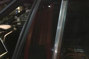 Накладка стойки B наружная левая (стекло) Tesla model S REST 1092306-00-G б.у