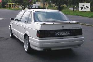 Накладка задняя Volkswagen Passat B3 (DT08685)